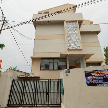 Koolkost Syariah Near Kampus Utama Universitas Budi Luhur Mencil 外观 照片